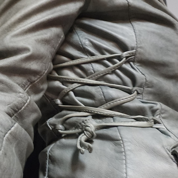 Danier leather Jacket - Picture 14 of 15